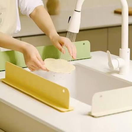 2 in 1 Kitchen Sink Splash Guard – Clothes & Floor Protector